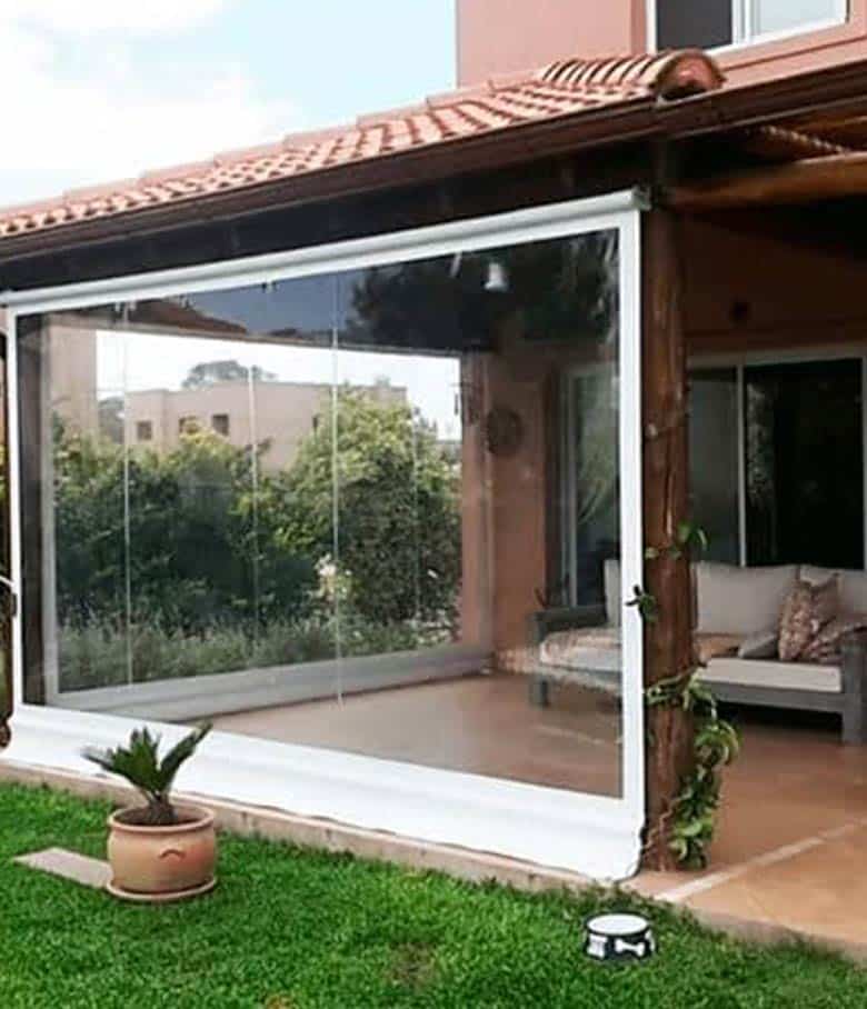 Toldo decorativo para exteriores instalado por Genel, ideal para terrazas y patios