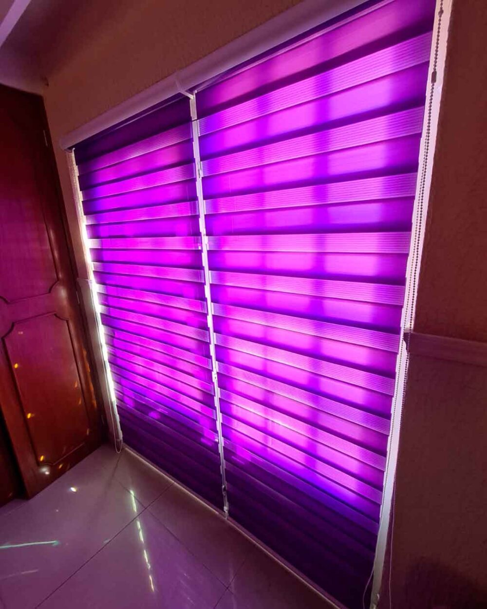 Persiana Sheer Elegance semitraslúcida instalada en el hogar