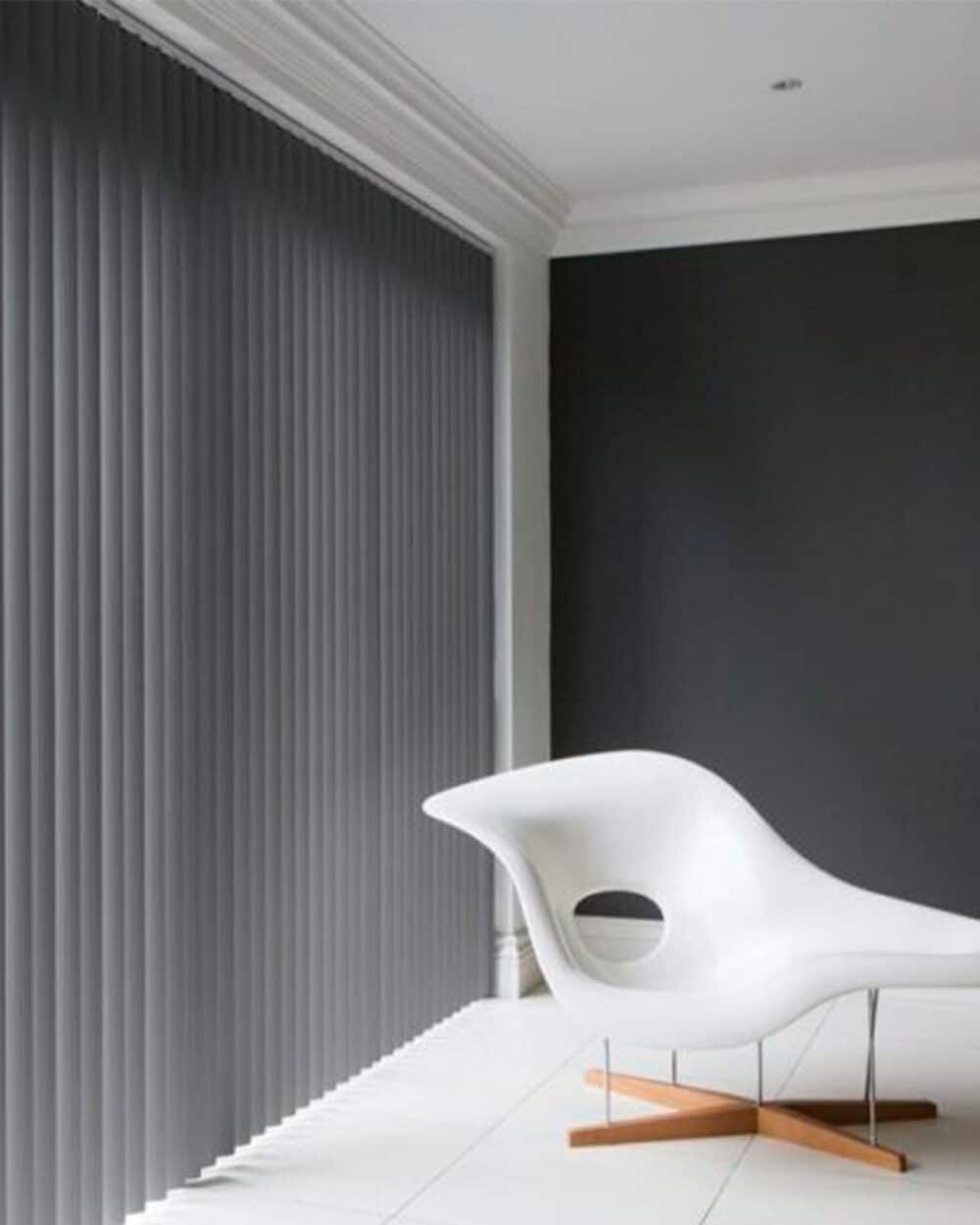 Persiana vertical de PVC con diseño elegante y funcional