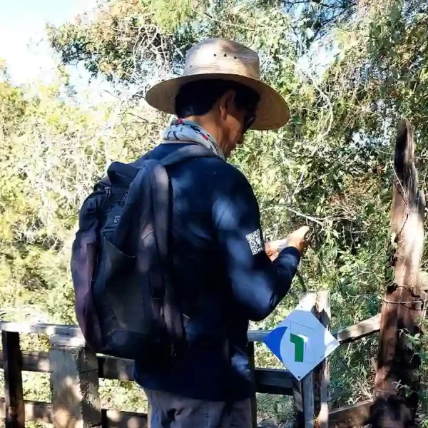 Equipo de Nenenki realizando un análisis territorial.