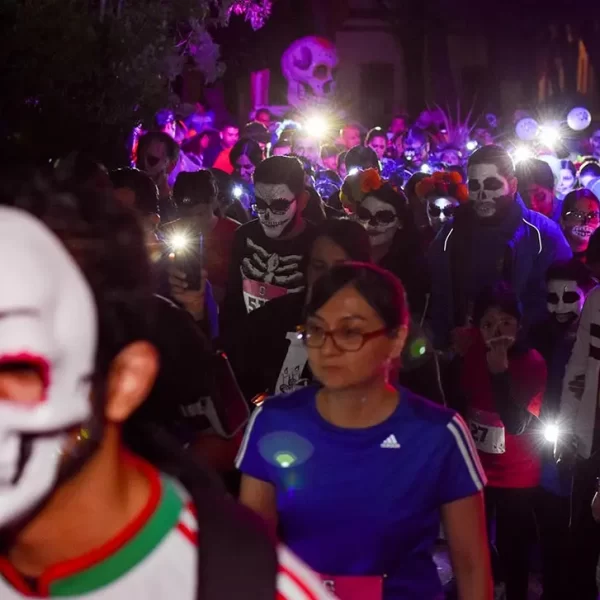 Concepto y desarrollo de una carrera del Día de Muertos, parte de la organización de eventos a medida.