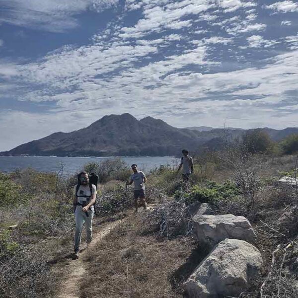 Equipo en diagnóstico de senderos.
