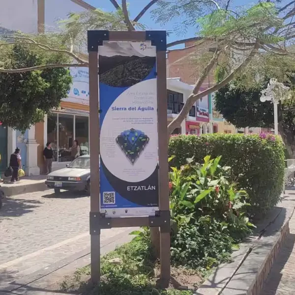 Señalización en Etzatlán sobre el Área Estatal Sierra del Águila